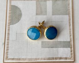 blauw agaat oorbel verguld