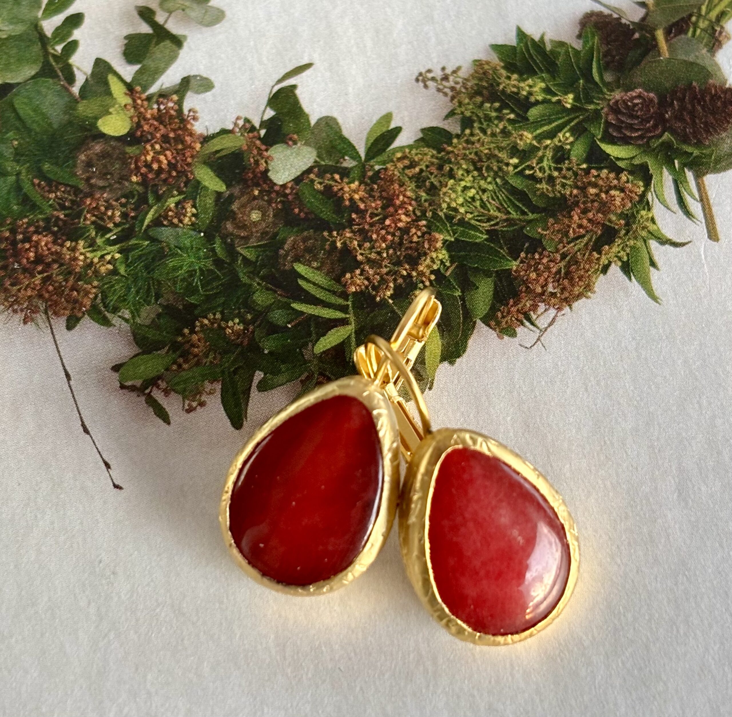 rood burgundy agaat oorbellen verguld