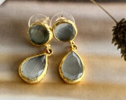 oorbel Cateye licht grijs verguld